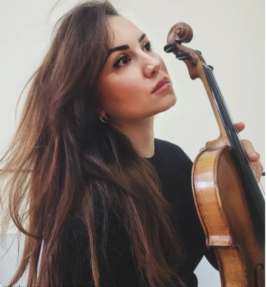 Müzed Türkiye Müzik Öğretmenleri Orkestrasının Yeni Dönemdeki Şefi: Gökçe Karaca